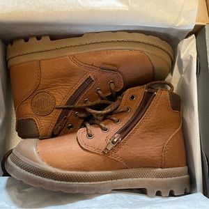 Palladium 9.5 toddler leather zip up boots